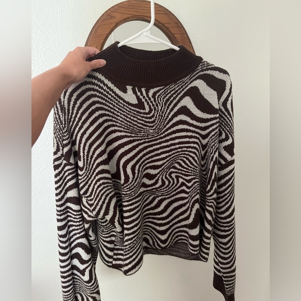 Trippy sweater